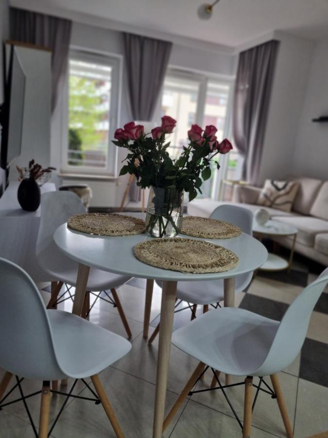 Апартаменты Apartament Bajkowe Колобжег Экстерьер фото